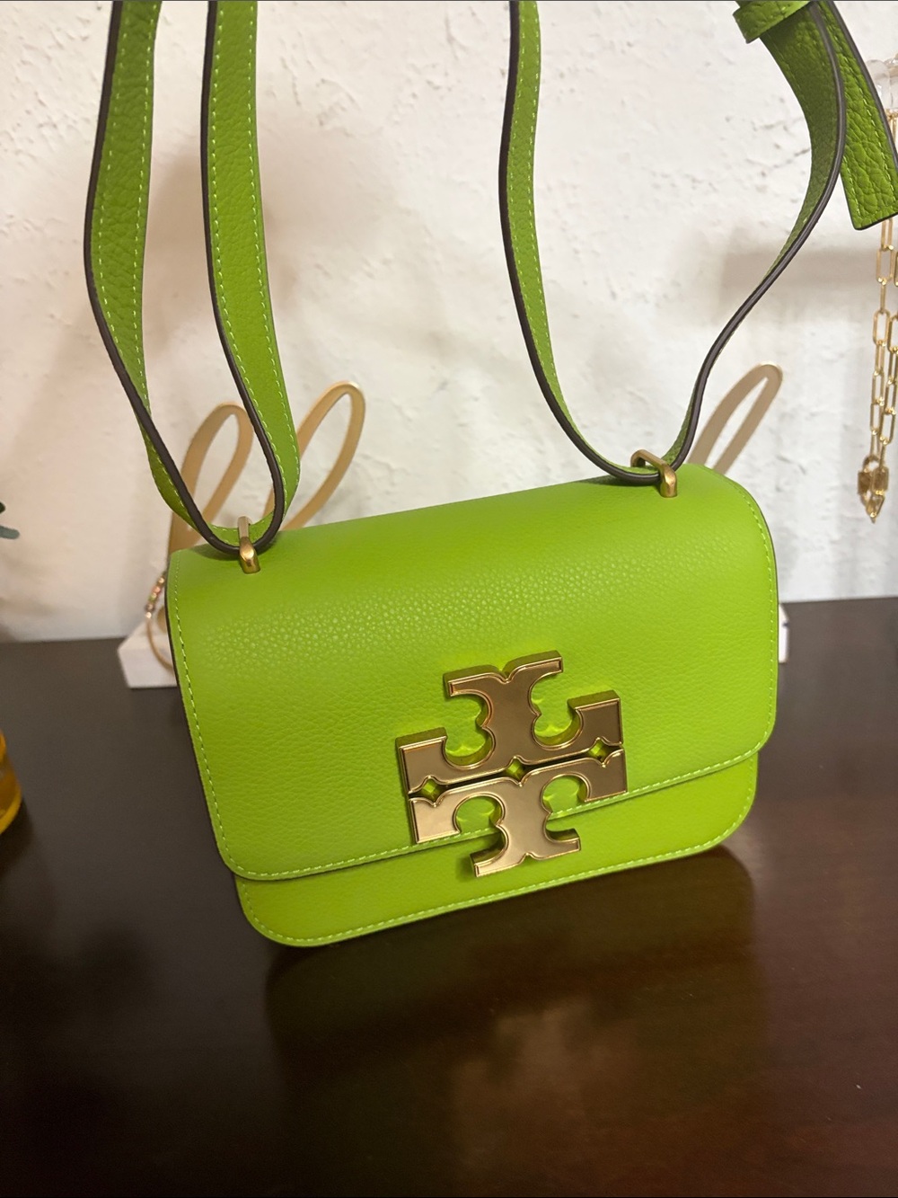 Tory Burch Lime Green Leather Crossbody with Gold Logo - Picture 1 of 9